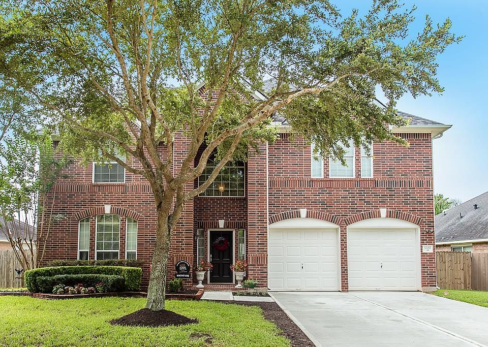 2nd image of 3707 Lake Edinburg Ln