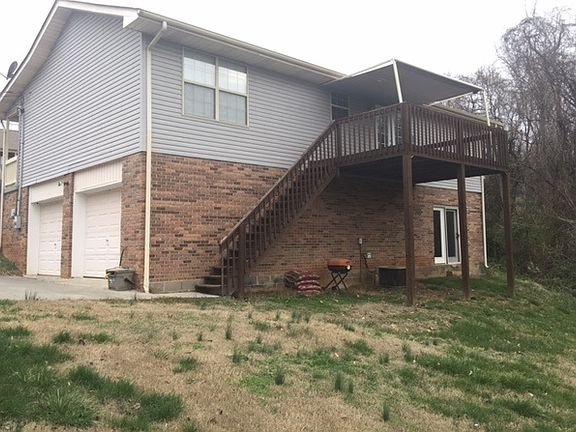 3rd image of 722 Ravenwood Dr