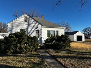 507 N Broadway St, Arnold, NE 69120