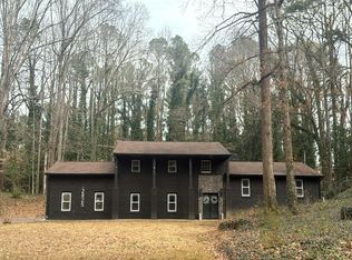 2825 Duke Of Gloucester, East Point, GA 30344