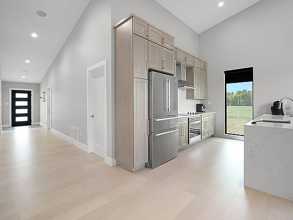 5th image of 752 Yale Farm Rd