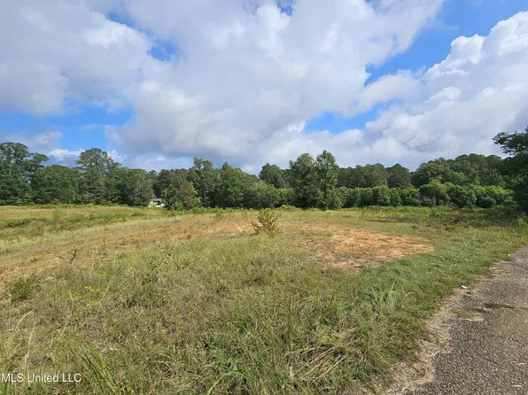 923 Jeffery Dr, Laurel, MS 39440