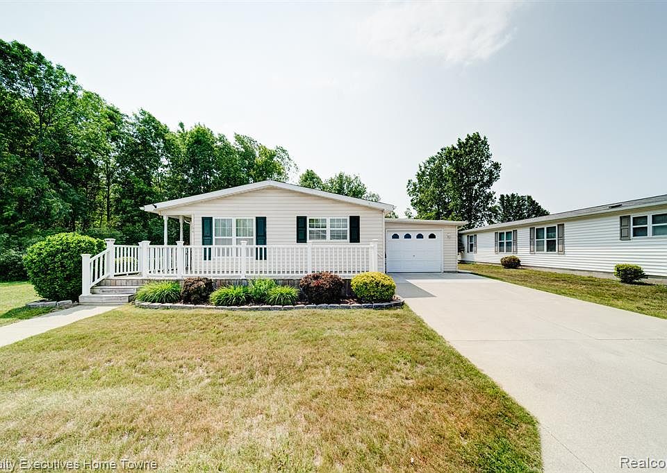 4333 24th Ave, Fort Gratiot, MI 48059 Zillow