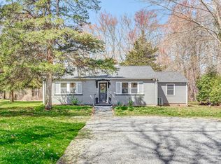 218 Nut Plains Rd, Guilford, CT 06437