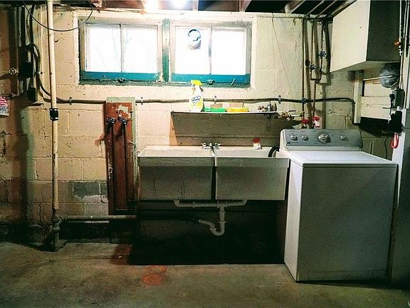 2nd image of 318 Holly St #2