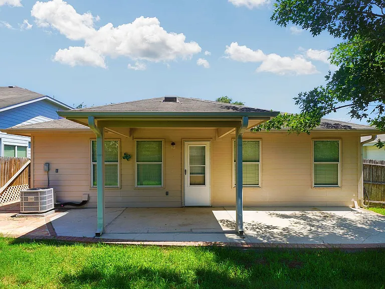 320 Longhorn Way — Photo 31