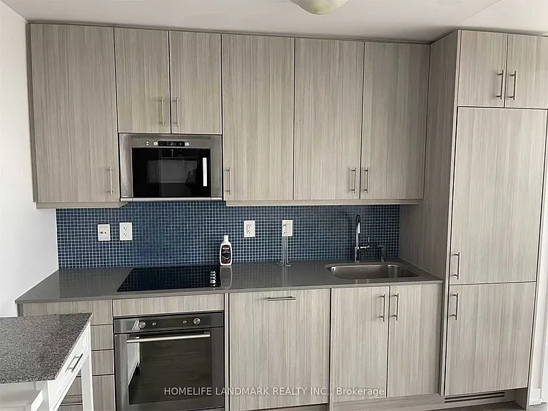 297 College St #1706 — Photo 2