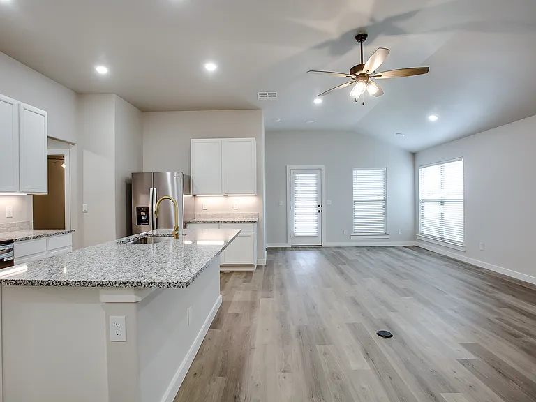 10512 Abbeville Ave — Photo 3