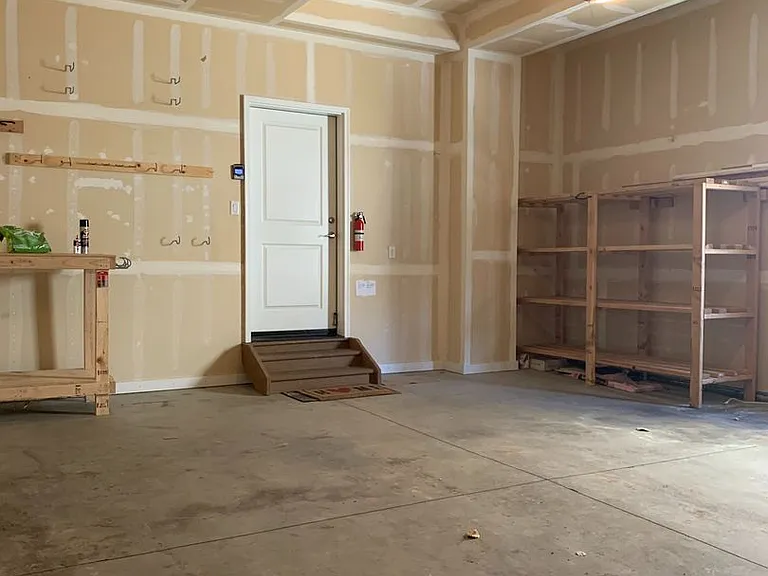 2380 Hecla Dr — Photo 14