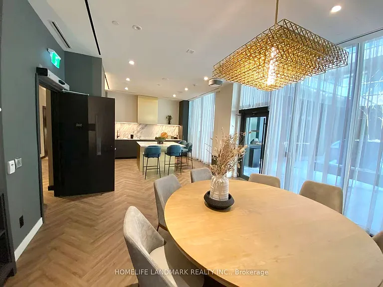 500 Dupont St #618 — Photo 14