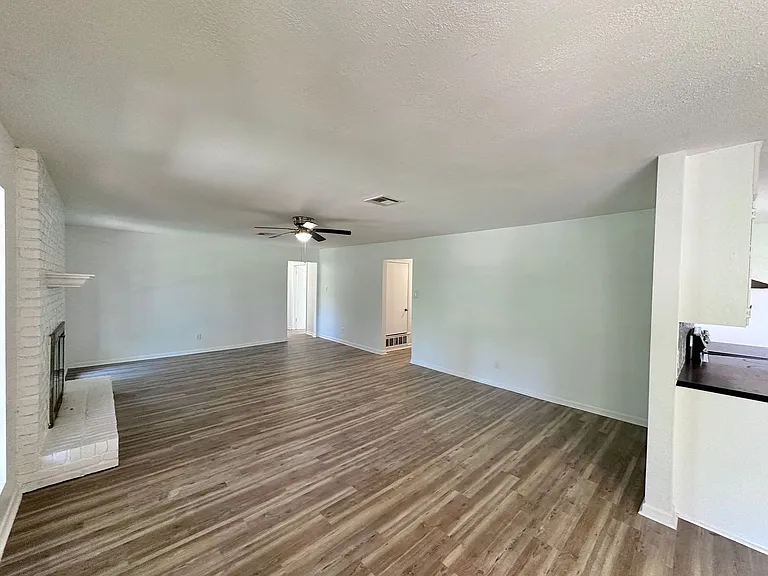 3822 Valley View Dr — Photo 9