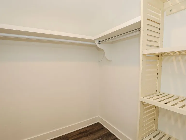 204 Blackberry Ln — Photo 17