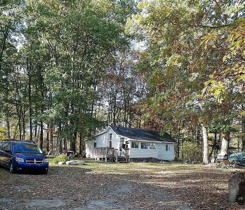 1st image of 24 Longview Trl