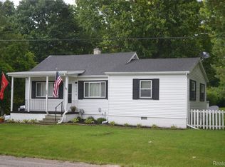 5244 Oleksyn Rd, Flint, MI 48504
