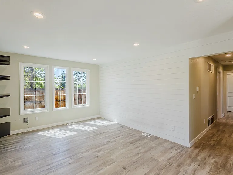 4001 E Cornell Ave — Photo 7