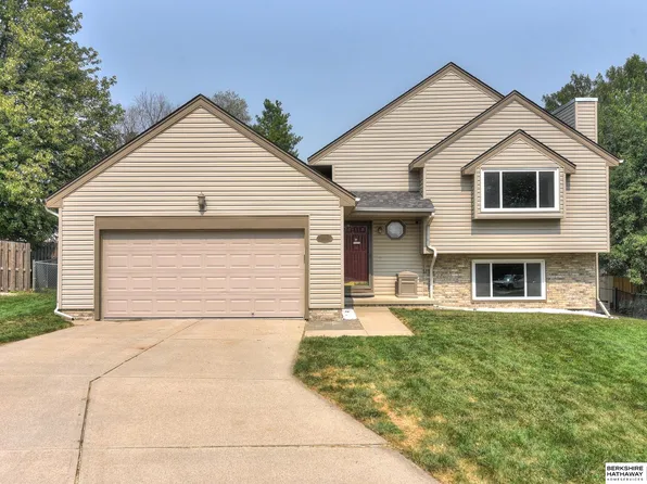7013 S 155th Cir, Omaha, NE 68138