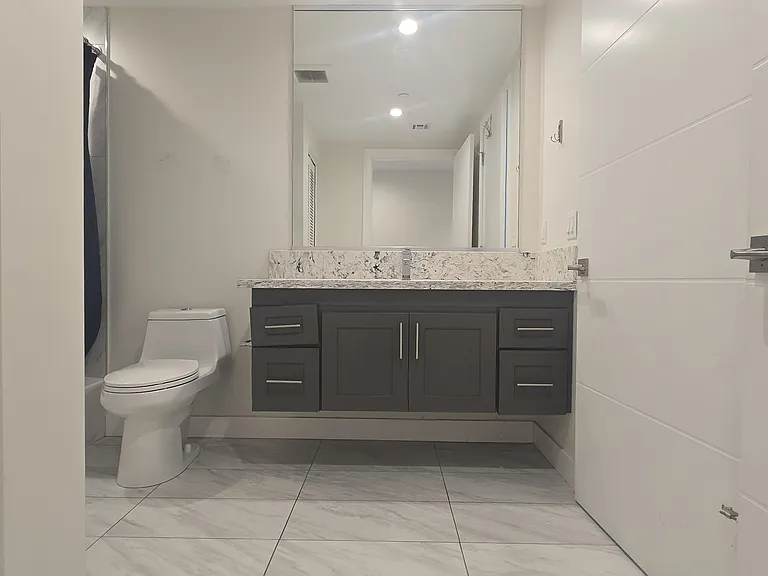 340 N Oxford Ave #401 — Photo 8