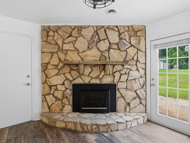 528 River Oak Dr — Photo 17