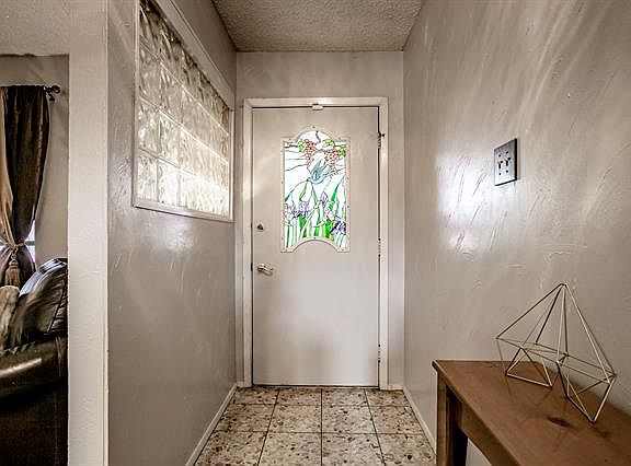 4th image of 3209 Avon Dr