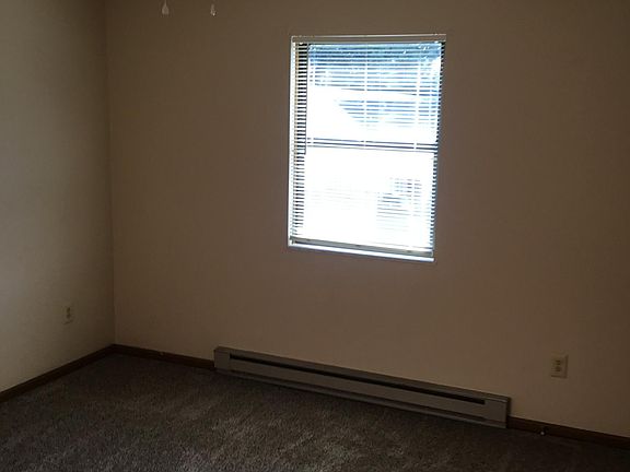 5th image of 601 Larch St APT E