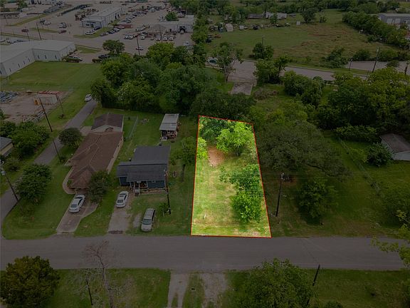 3rd image of 507 Cemetery Rd