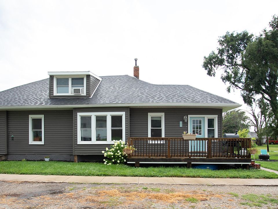 1st image of 152 NW Lincoln Ave