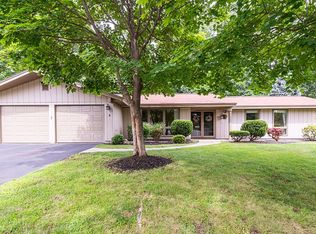 4 Jones Rd, Peabody, MA 01960