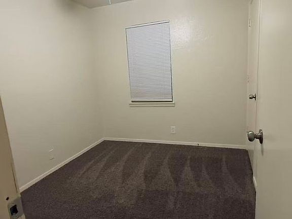 3rd image of 1621 E Park Blvd
