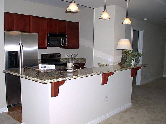 3rd image of 350 N Meridian St Unit 206