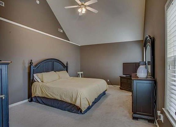 5th image of 2813 Overton Dr