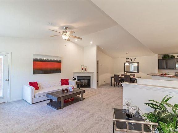 5th image of 51870 E Pointe Ln #65