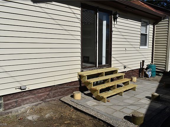 5th image of 811 Grandview Ave
