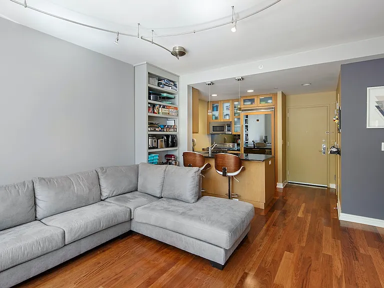 200 W End Ave #6M — Photo 3