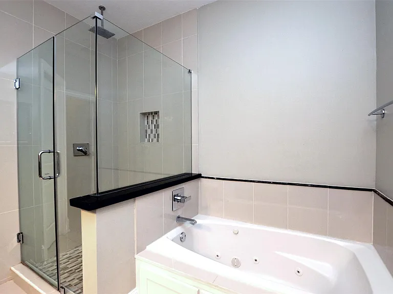 1538 W 23rd St #C — Photo 20