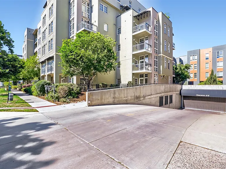 275 S Harrison St #107 — Photo 24
