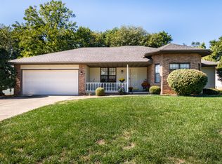 437 S Dove Valley Ave, Springfield, MO 65802