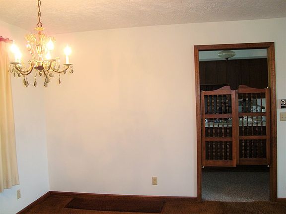 4th image of 320 Highview Dr