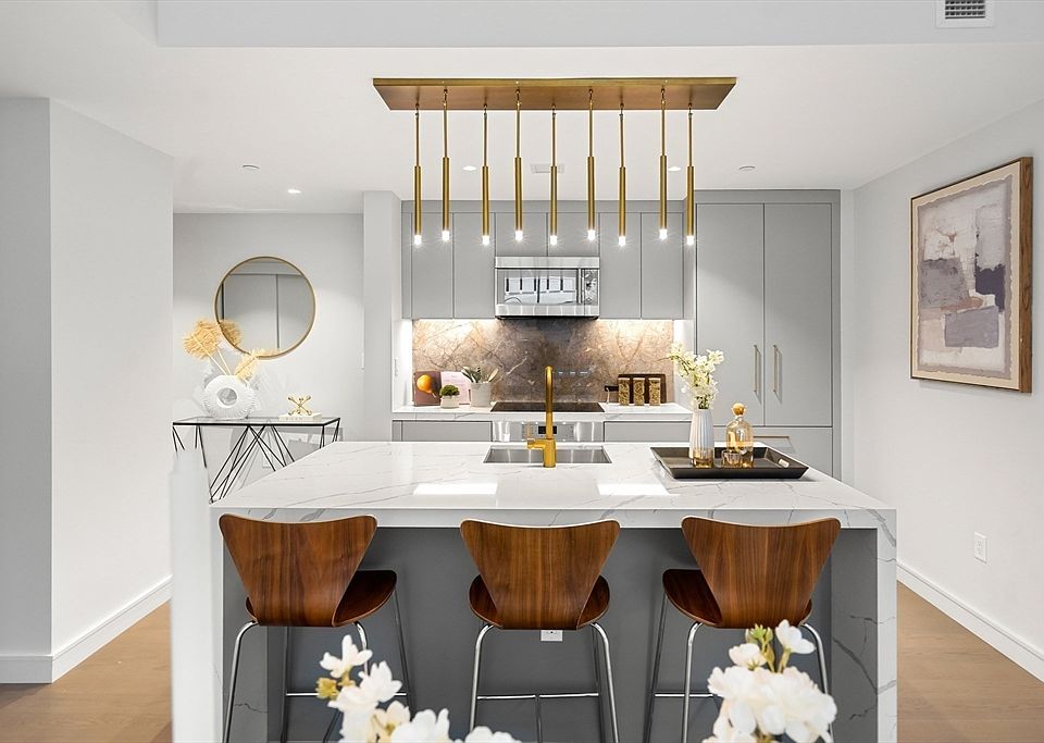 1st image of 55 Lagrange St #1901