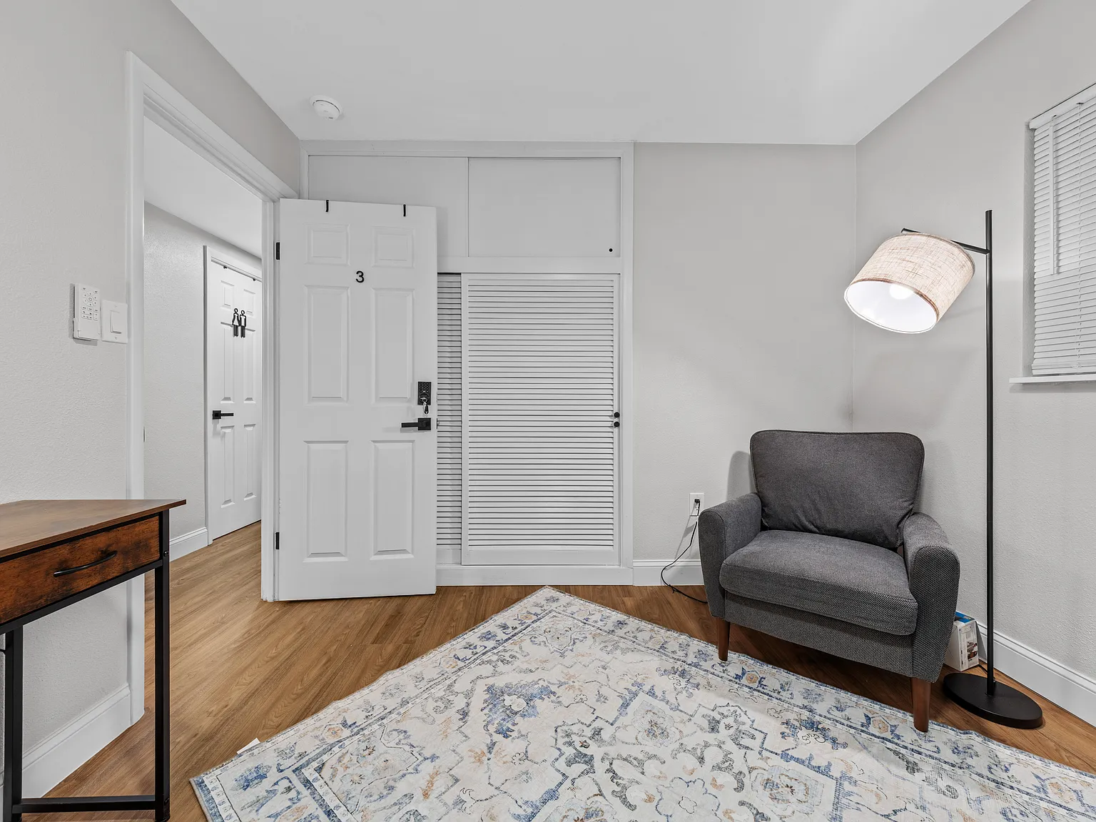 7 bed, 1276 sqft, $900 — Photo 4