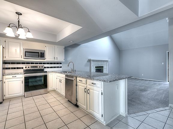 2nd image of 6933 Troup Ave