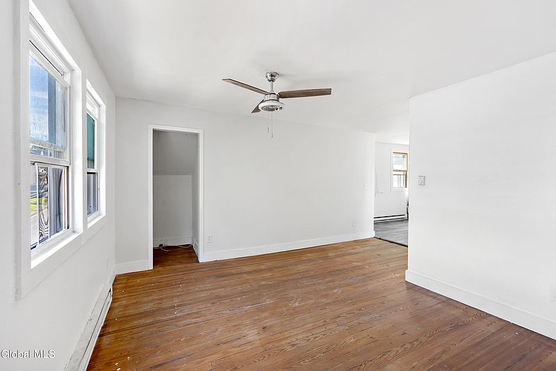 5th image of 578 Crane Street