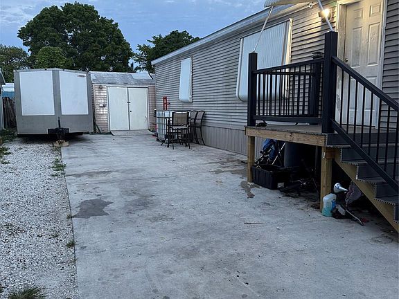 3rd image of 710 SW 134th Avenue