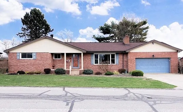 44 Briarwood Dr photo 1