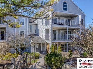 3553 Port Cove Dr APT 36, Waterford, MI