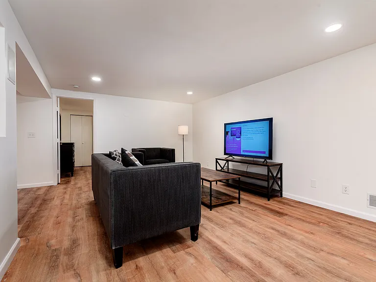 429 Slusser Ln — Photo 33