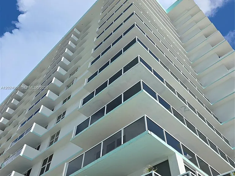 3725 S Ocean Dr #617 — Photo 1