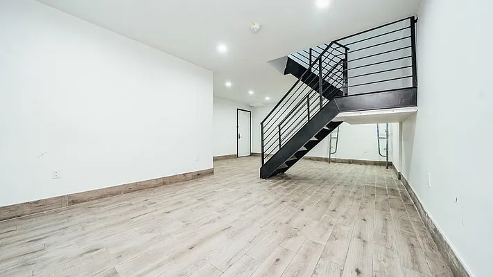 Rented by Nooklyn NYC LLC | media 23