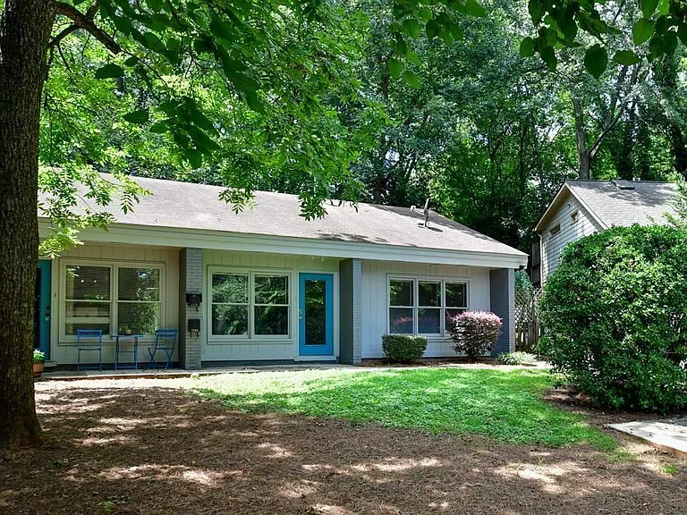 326 Mathews Ave #B — Photo 17