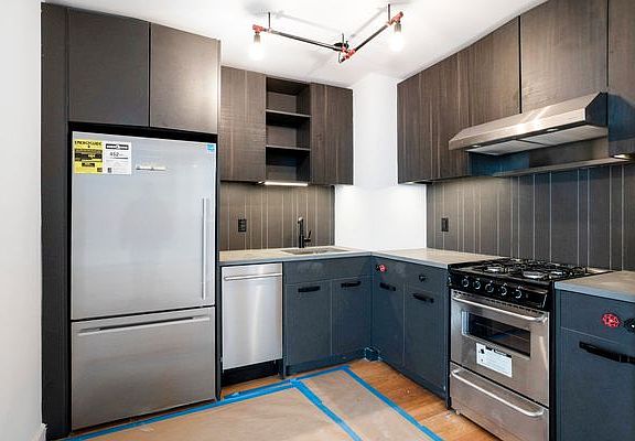 4th image of 54 Noll St #9917