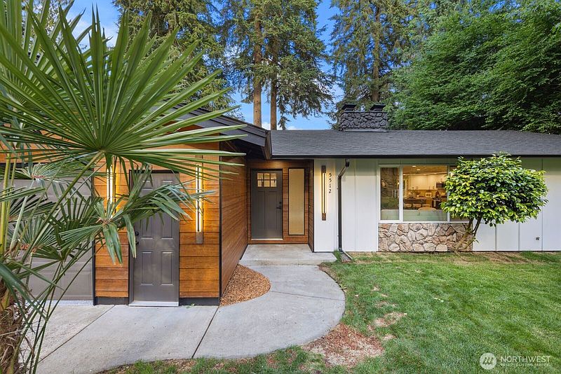 3rd image of 5512 Donnelly Drive SE